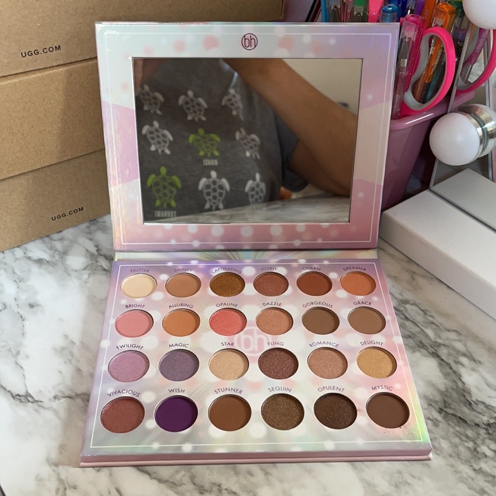 Bh Cosmetics Opalescent Pallet